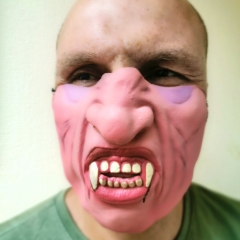 Купить маску на лицо для Хеллоуина Вурдалак