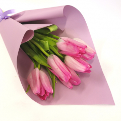 Букет лиловых тюльпанов